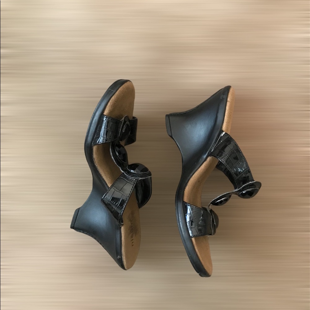 Nicole, Black Sandals - Picture 2 of 4